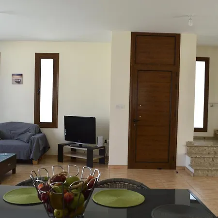 Villa You And Your Family Will Love This Close To The Beautiful Town Of Protaras, 1507 *